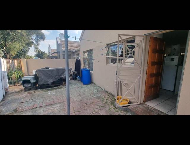 2 BEDROOM TOWNHOUSE FOR SALE IN WIERDA PARK
